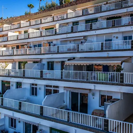 With Big Pool And Sea View Apartment *