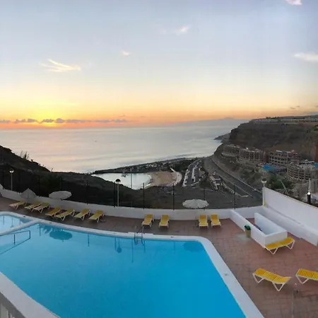 With Big Pool And Sea View Apartment *