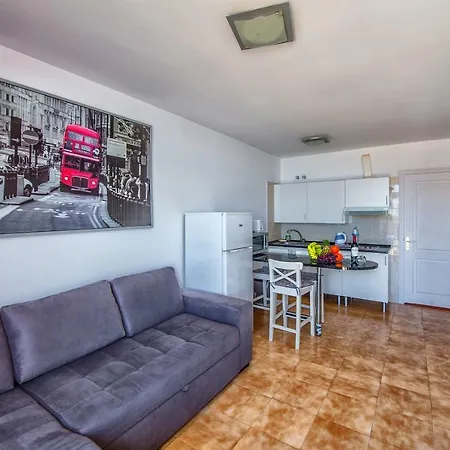 With Big Pool And Sea View *