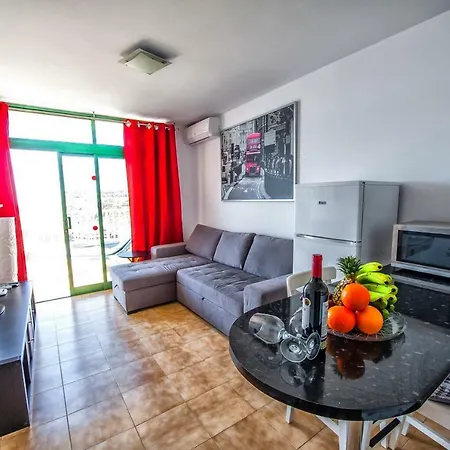 Apartment With Big Pool And Sea View