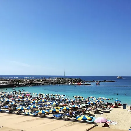 With Big Pool And Sea View Apartment