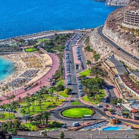 Apartment With Big Pool And Sea View *