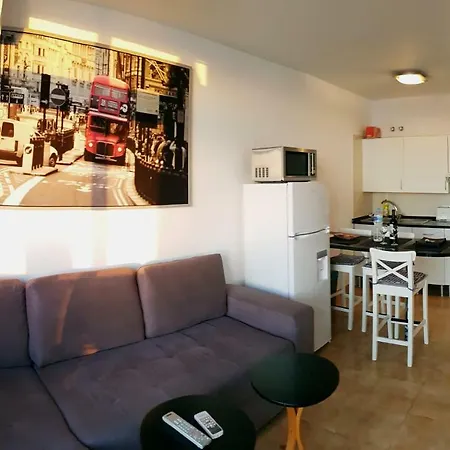 With Big Pool And Sea View Apartment *