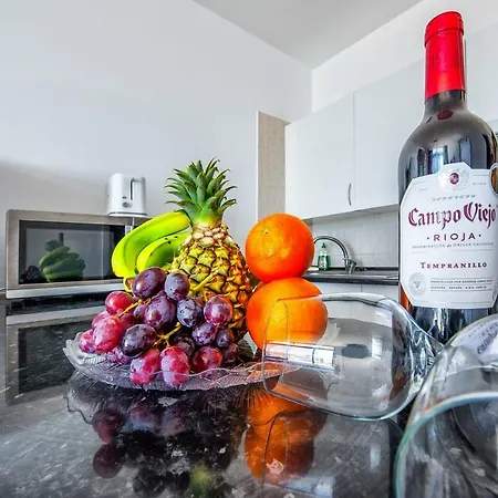 With Big Pool And Sea View Apartment