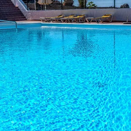 With Big Pool And Sea View Apartment